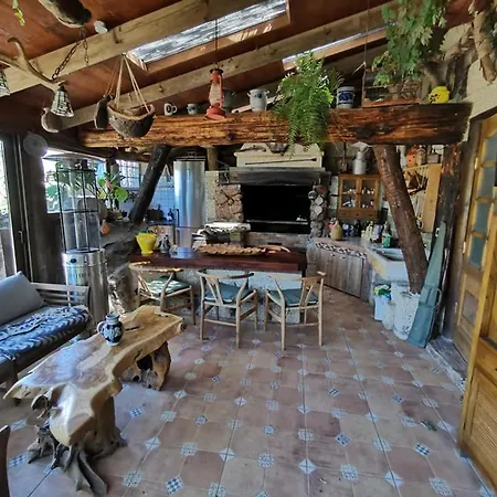 Cueva Almendros Kır Evi *